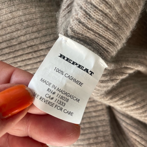 REPEAT CASHMERE 2-POCKET OVERSIZED SWEATER - Picture 11 of 13